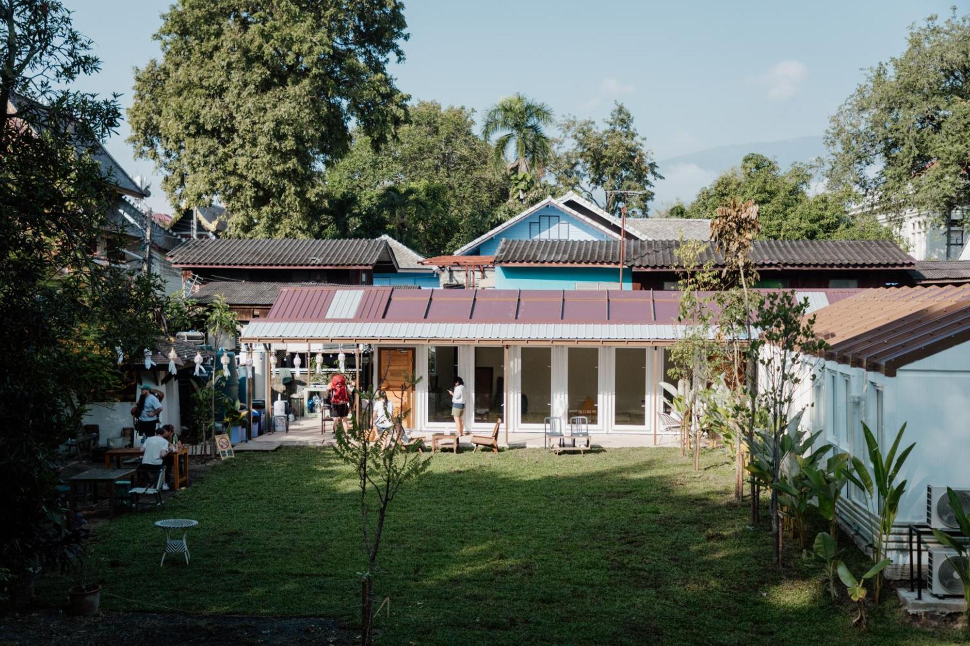 The Yard Hostel Chiang Mai Exteriör bild