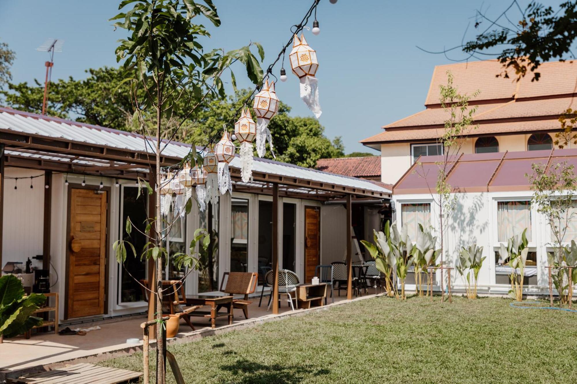 The Yard Hostel Chiang Mai Exteriör bild