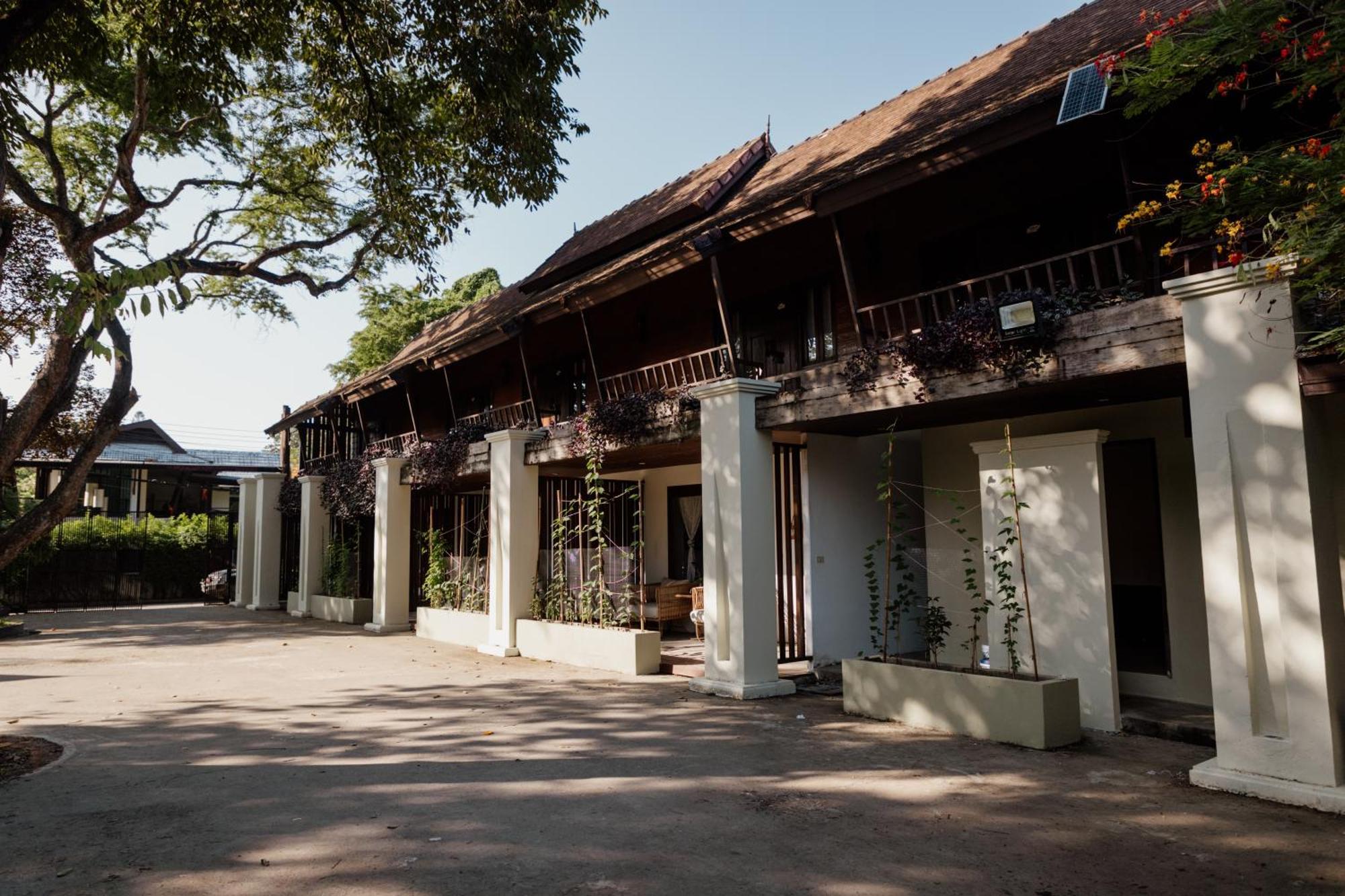 The Yard Hostel Chiang Mai Exteriör bild